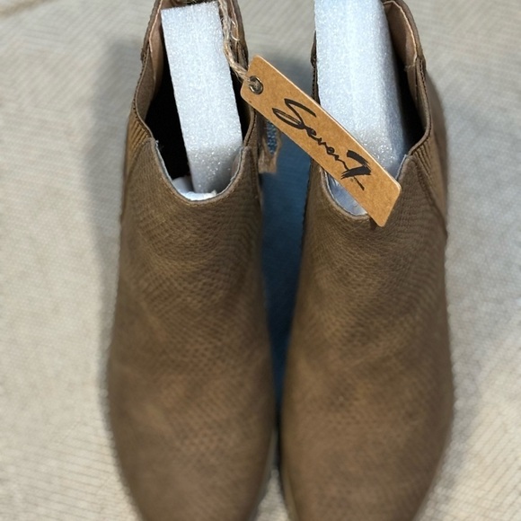Seven7 Harper Oak ankle boots size 8 NWOT NIB 2”heel - Picture 11 of 12